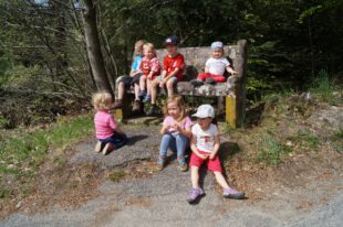 Teilnehmer aus aller Welt gingen mit dem Schwarzwaldverein auf Hasjagd