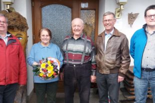 2019-4-5-OH-Ludwig Lehmann- Bürgerwehr gratuliert 80 Geb AugLehmann