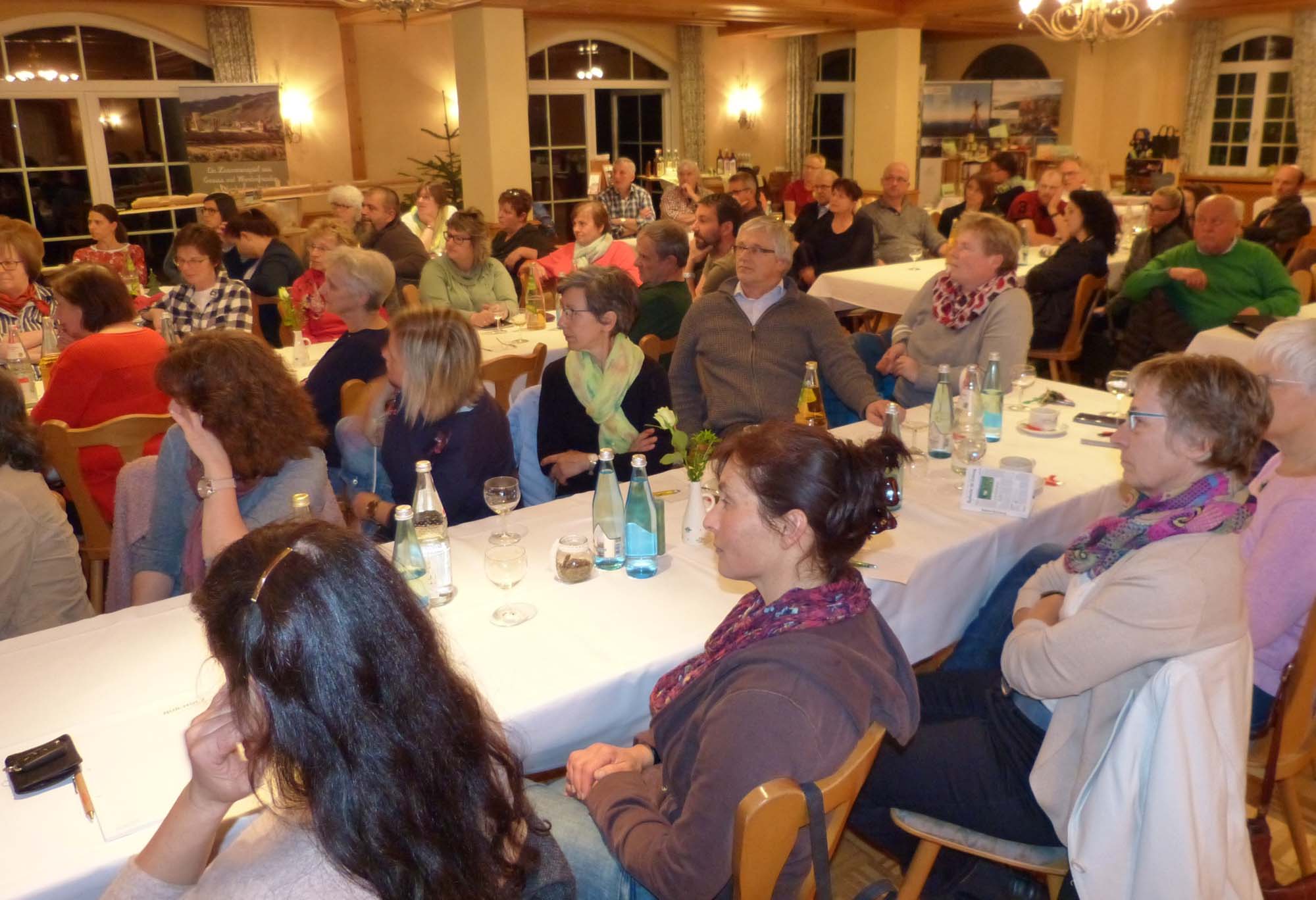 2019-4-8-OH-bia-Dorfurlaub-SP Publikum