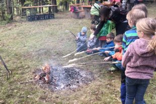 2019-5-17-NO-Touristen-Info-Kohlemeiler SchuleIMG_4328