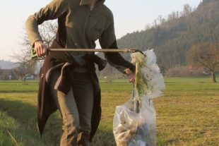 2019-5-22-BI-Martina Gauss-Abfall sammeln 190323-626-Martina-wilden-Abfall-sammelnd