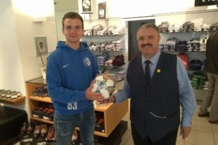 2019-5-3-ZE-UH-cw-FVU_Ballspende_Moser-1