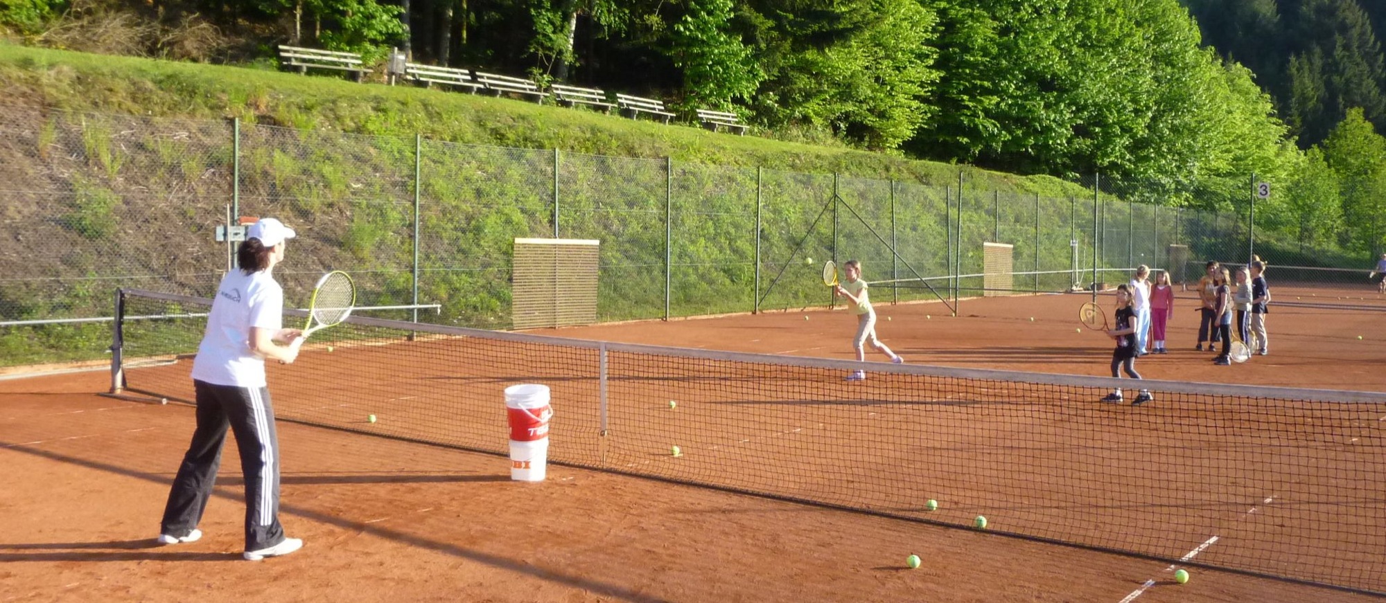 2019-5-6-NO-Nordrach-Tennsiclub Nordrach-Donnerstags kostenloses Kinder-Tennistraining-190503 PR SCHP KSV Training ANL Bild 130427