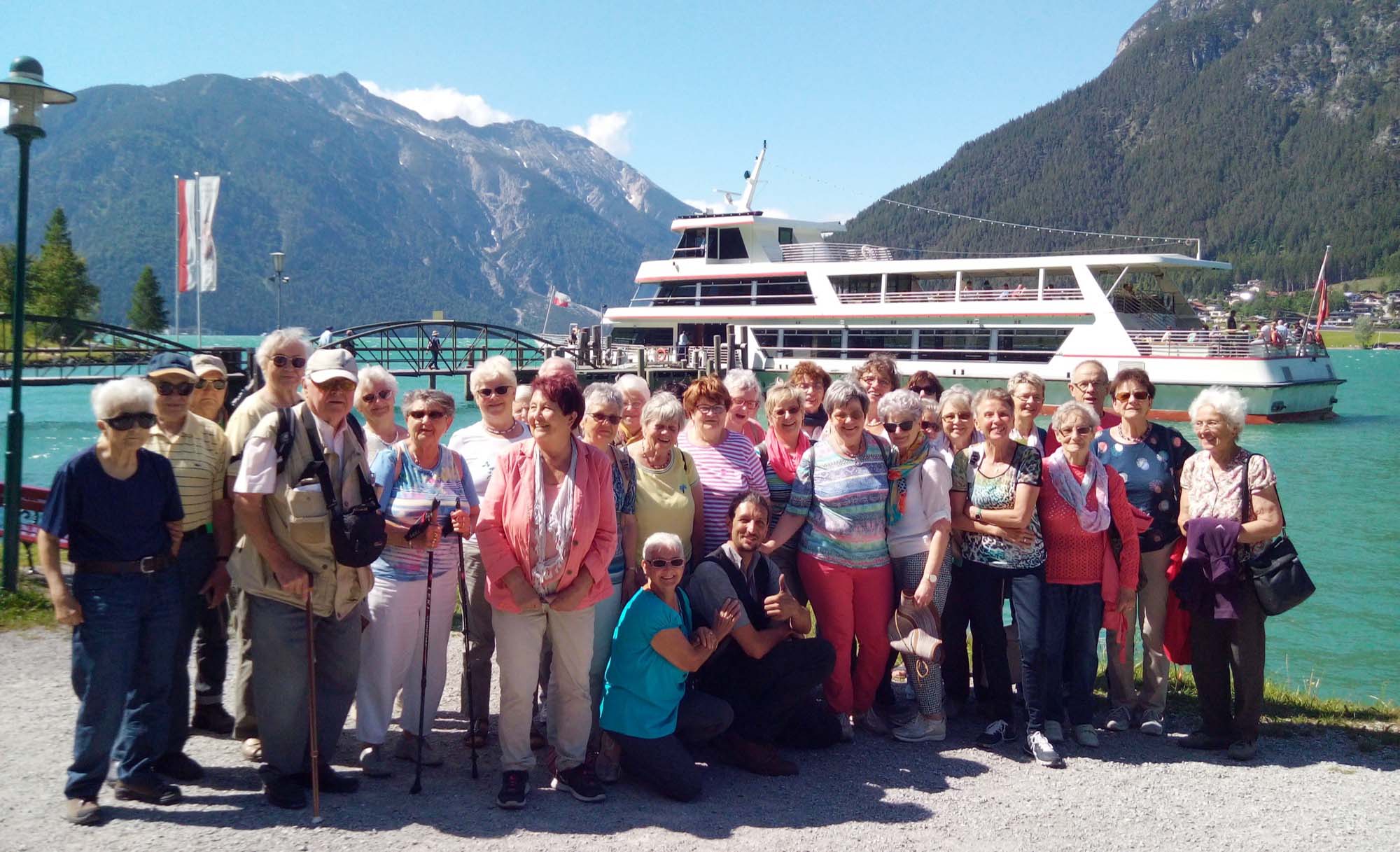2019-6-21-BI-Erika Rieger-Bildungswerk Fahrt-Gruppenbild Dampfzahnradbahn Achensee