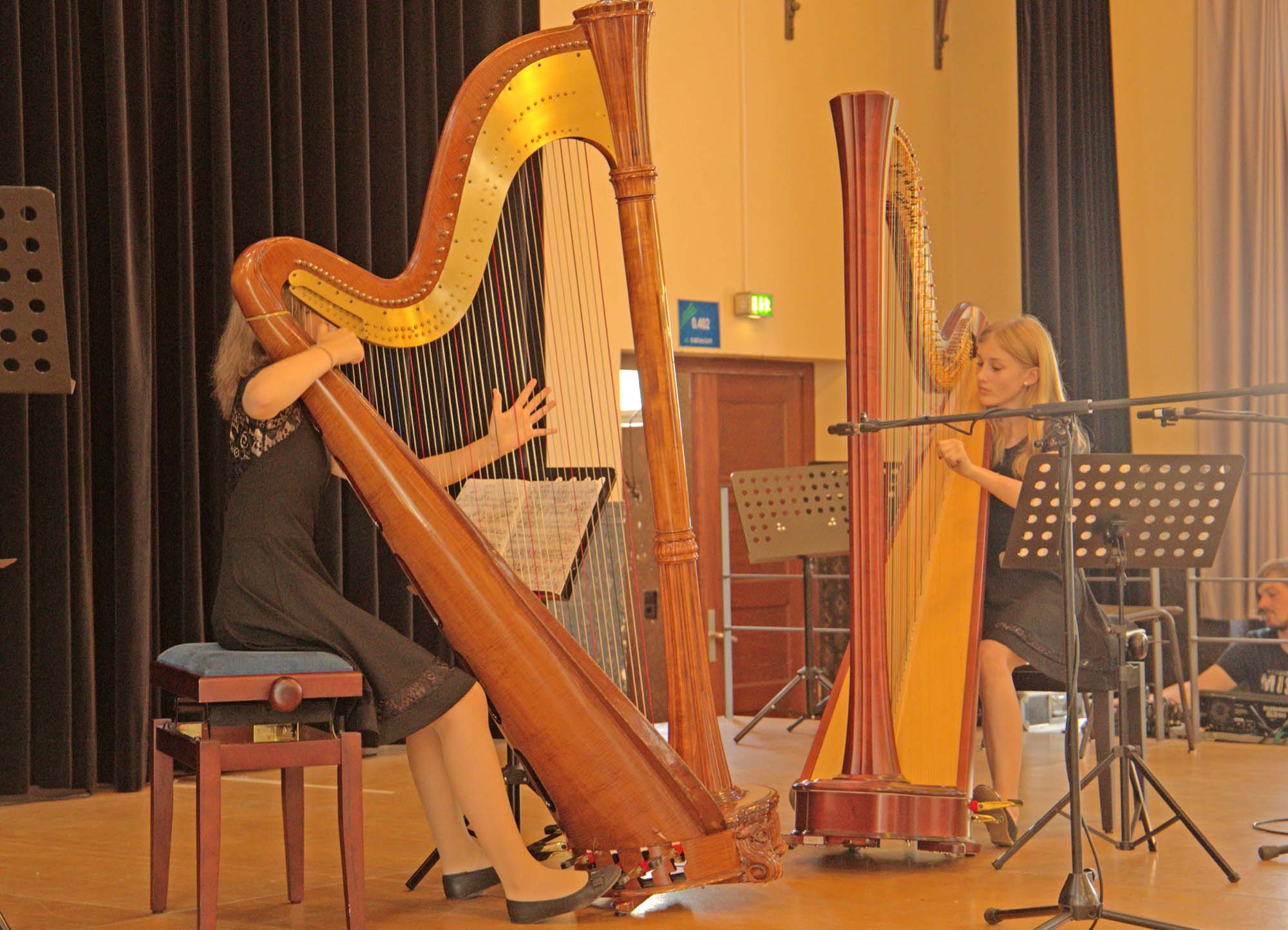 2019-7-12-OG-Landratsamt-Jugend musiziert-Harfenistinnen