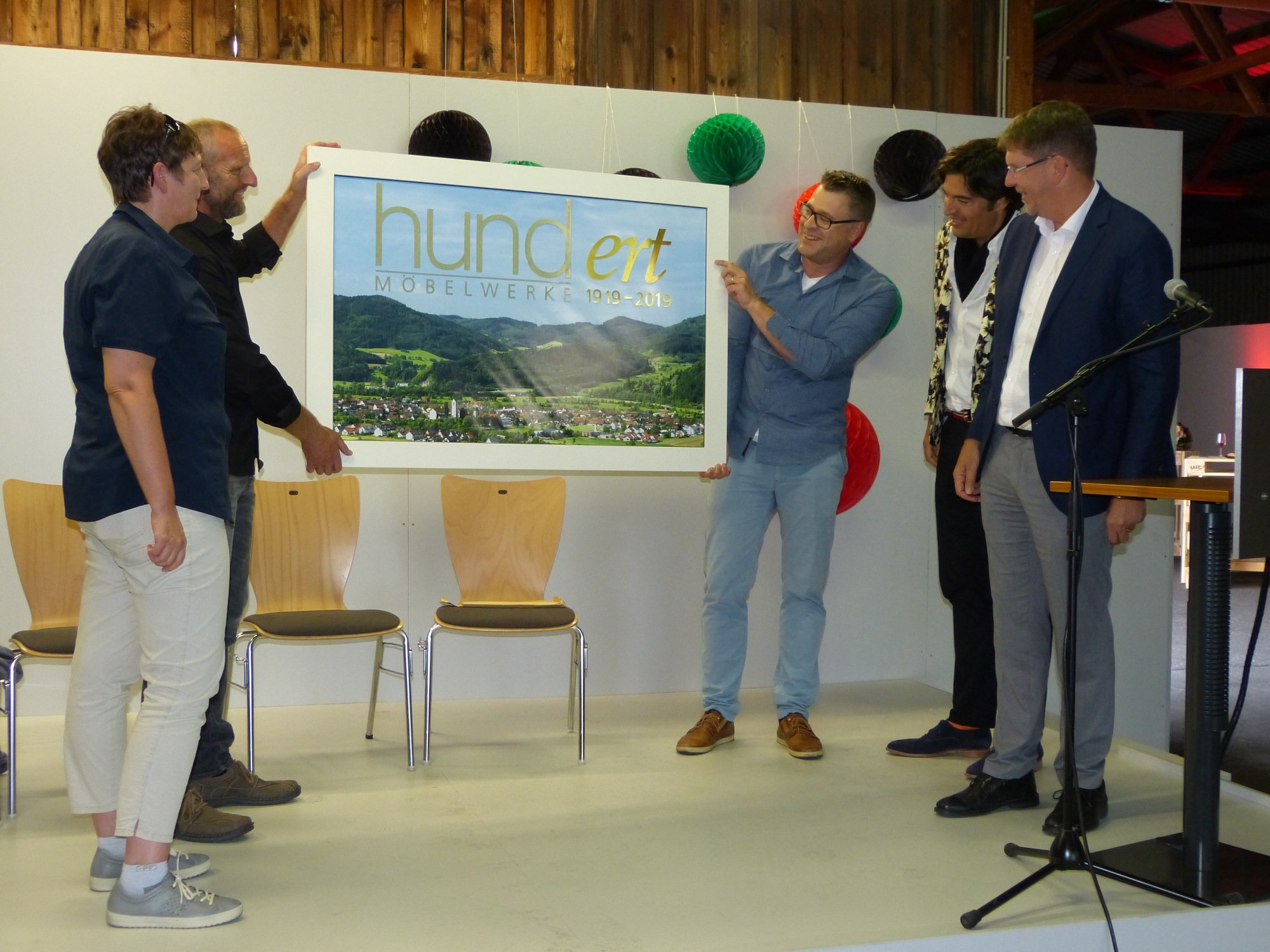 2019-7-15-Biberach-Hund Möbelwerke-Jubiläum-100 Jahre-Foto Inkla Kleinke-Bialy-Bildgeschenk