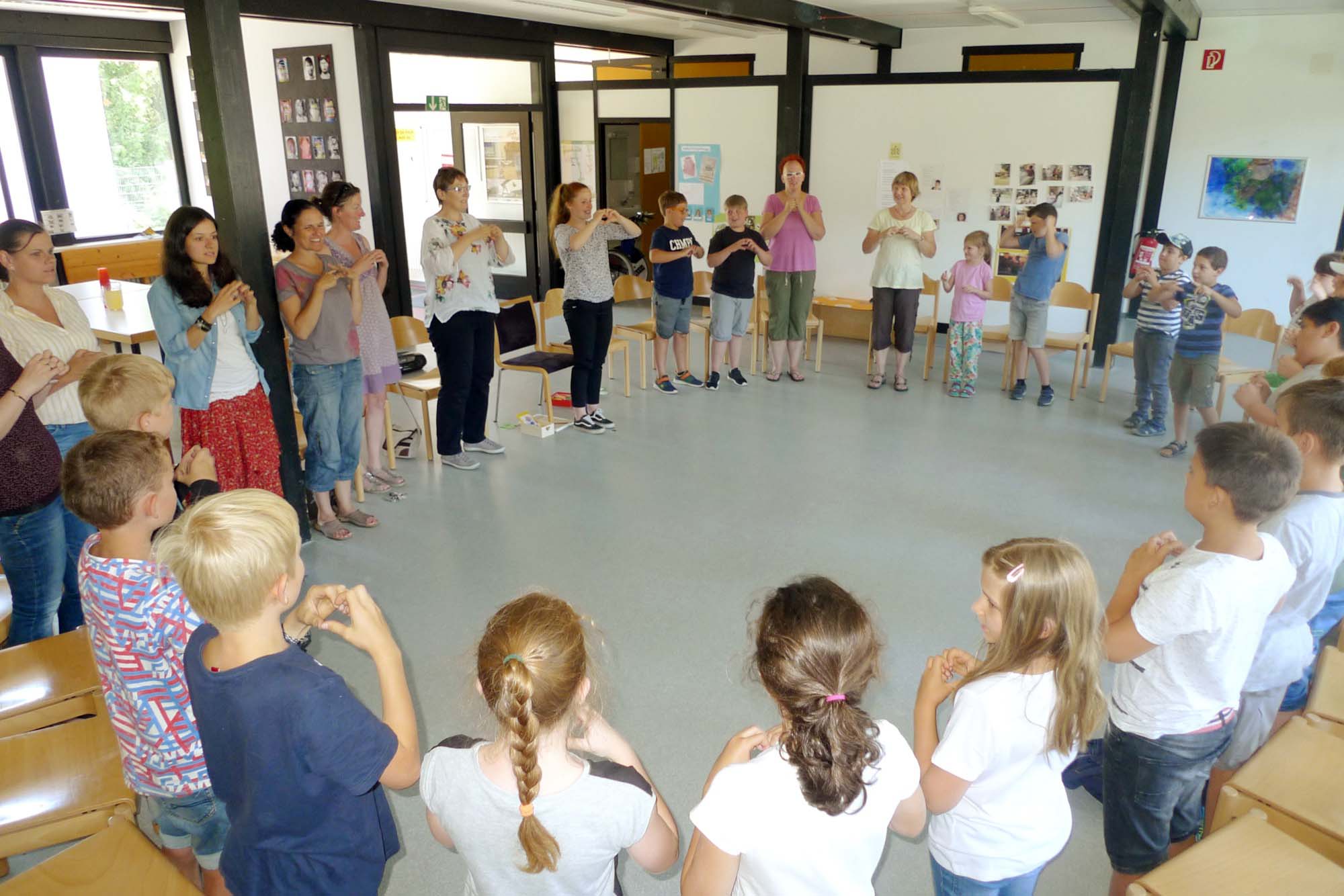 2019-7-17-OH-Nicole Lehmann-Kommunionkinder-Spendenübergabe-P1090571