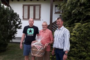 2019-7-22-ZE-UH-Hermann Schneider-80 Geburtstag-Bürgerwehr Unterharmersbach gratuliert-20190719_181528