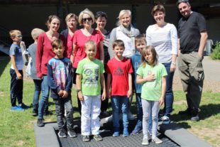2019-7-24-BI-nif-Elternbeirat spendiert Grundschule Biberach Bodentrampolin-IMG_8960