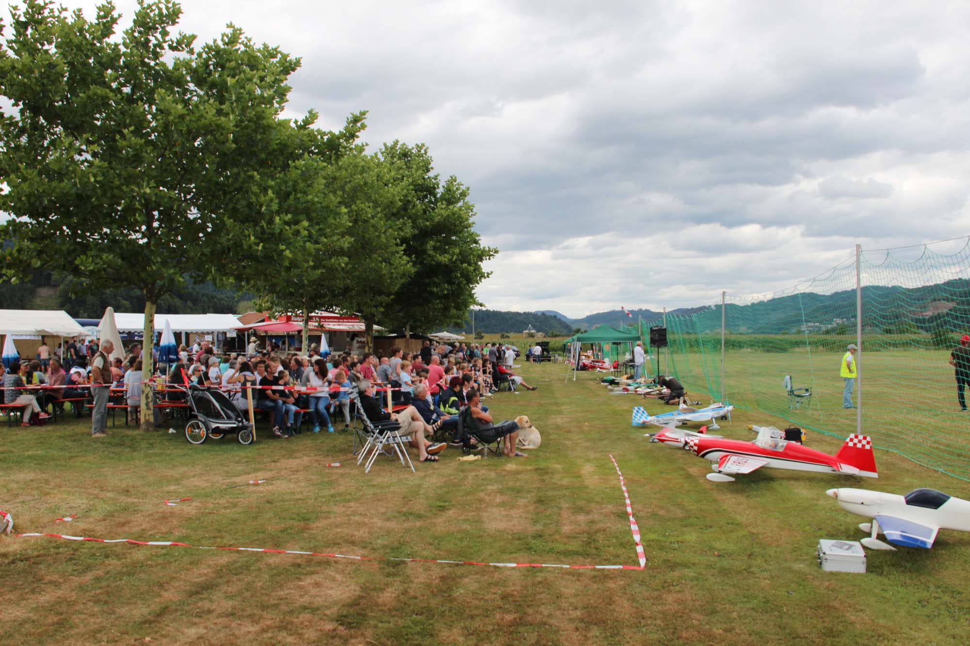 2019-7-8-BI-Modellfliegergruppe Grashüpfer Biberach-Freundschaftsfliegen 13-7-2019-IMG_7420