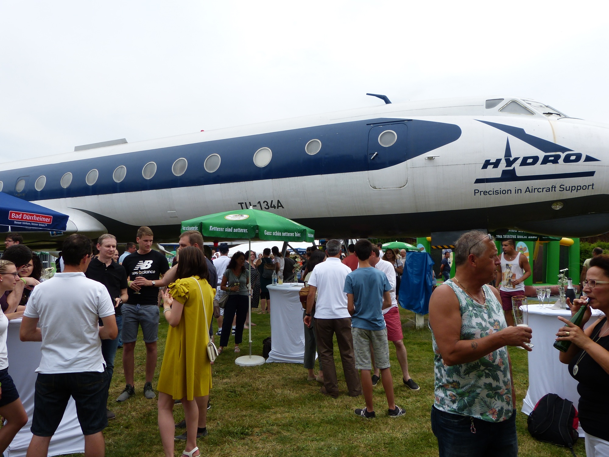 2019-7-8-BI-bia-Hydro-Fliegerfest 2019-SP Flugzeug + Gäste