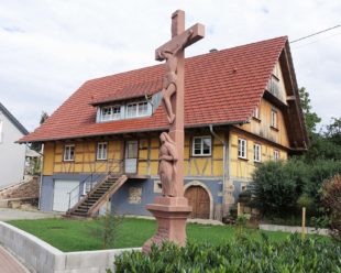 Wegkreuz erstrahlt in neuem Glanz