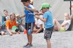 2019-8-16-ZE-UE-Ines Kollmer-Stadtranderholung - Die Diabolokünstler Max und Nils