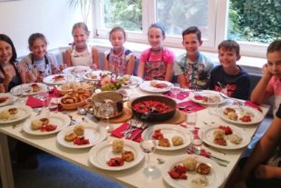 2019-8-19-NO-Landfrauen-Ferienprogramm Dinner Landfrauen4