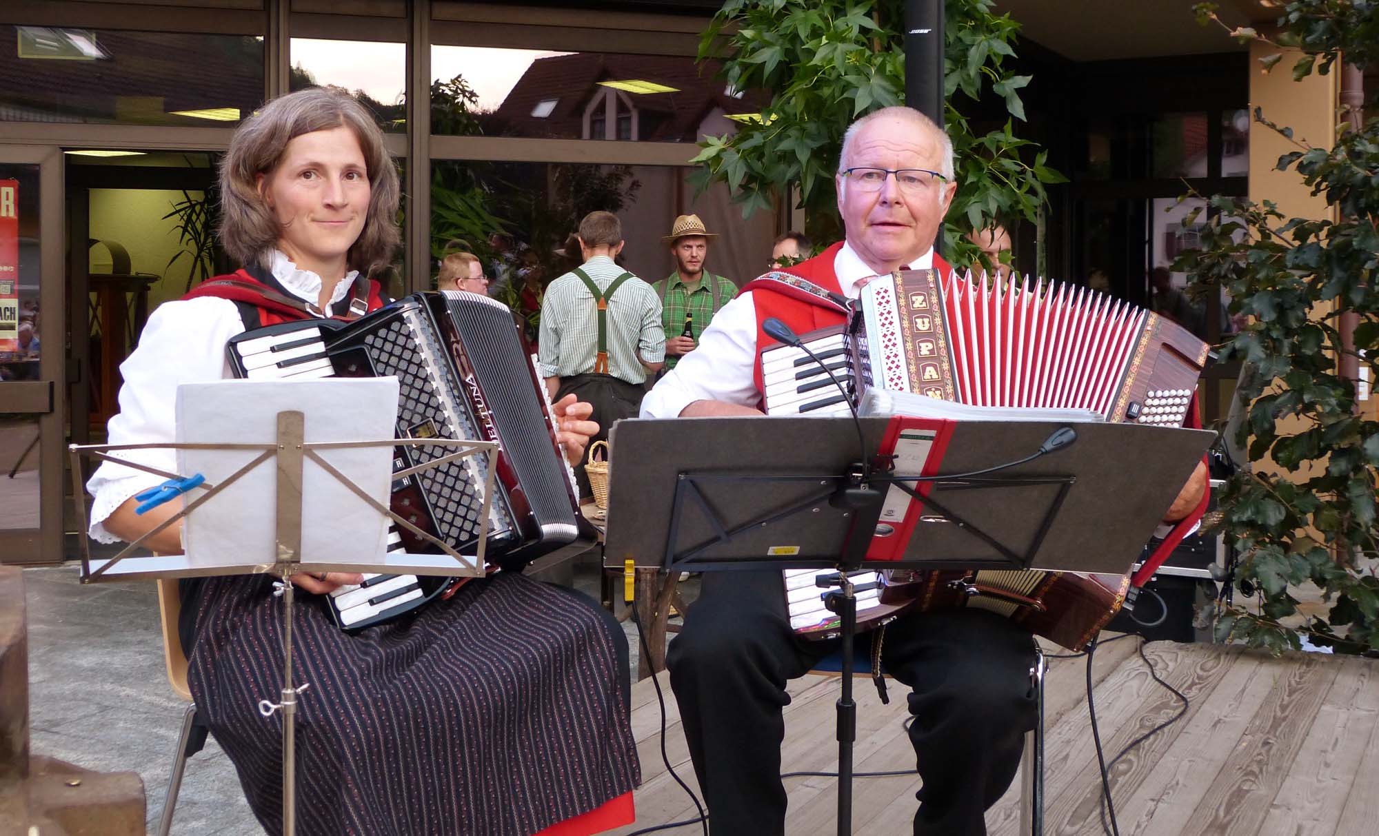 2019-8-23-OH-bia-Heimatsommer-+ Akkordeonspieler (2)