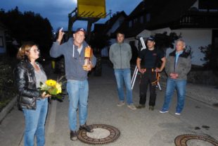 2019-9-25-ZE-UH-bia-Ortsvorsteher Schütze-Maibaum-u-Ehepaar Schütze Isenmann Heitzmann