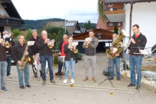 2019-9-25-ZE-UH-bia-Ortsvorsteher Schütze-Maibaum-u-Musiker
