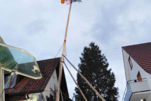 2019-9-25-ZE-UH-bia-Ortsvorsteher Schütze-Maibaum-u-gleich geschafft