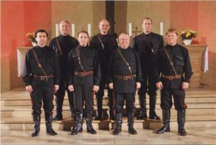 Chorgesang in der Kirche mit den Maxim Kowalew Don Kosaken aus Russland