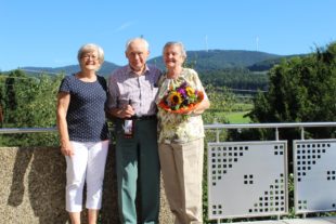Günter und Gerda Nittel wurden für 15 Jahre  Urlaubstreue geehrt