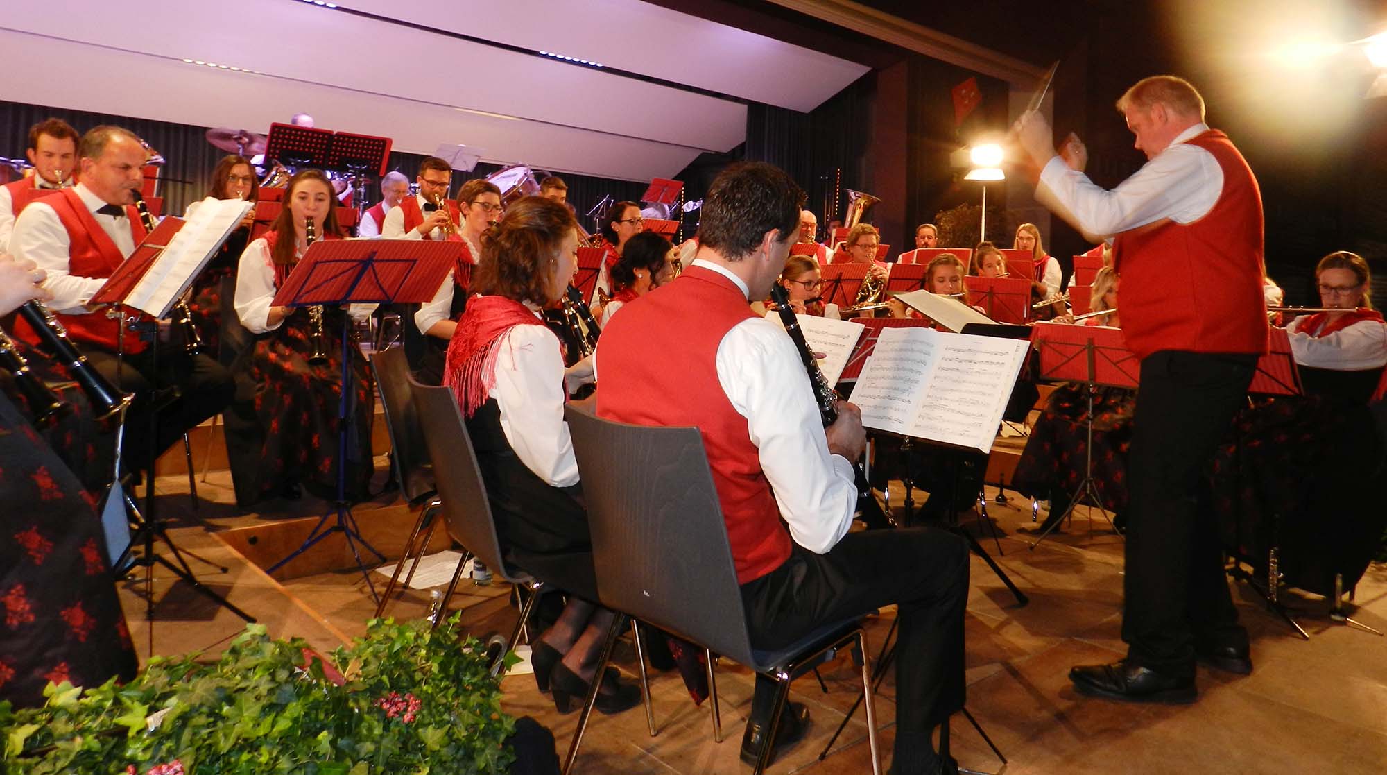 2018-11-5-ZE-UH-hpw-Musik- und Trachtenkapelle Unterharmersbach-Jahreskonzert-Konzert MUUH (11)