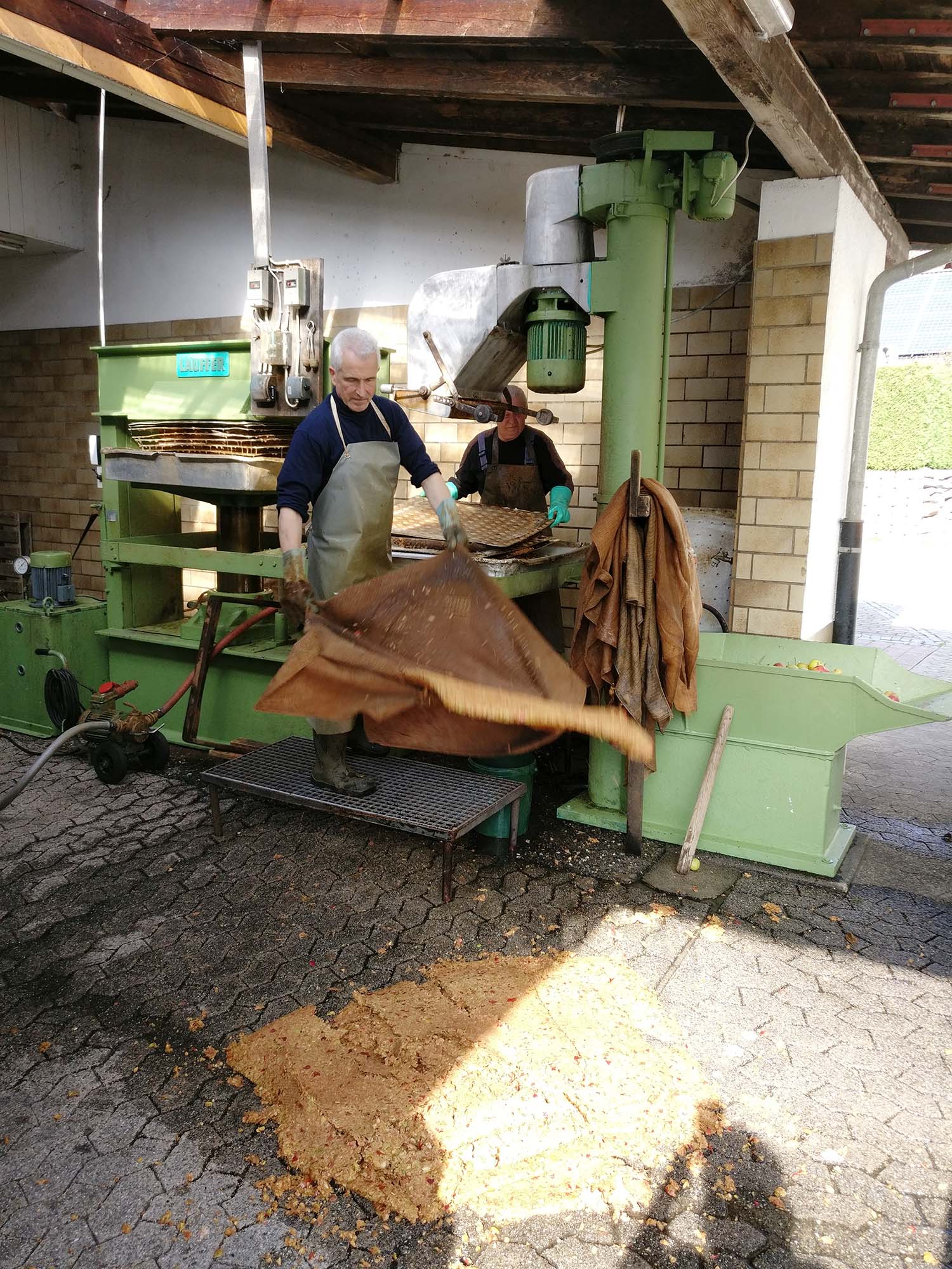 2019-10-1-OH-Tourist Info-Schau-Mosterei mit Heinz Haubold