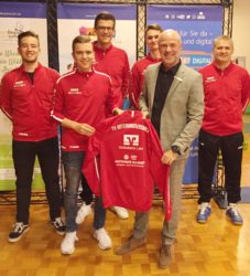 Herren-Tischtennismannschaft erhält hochwertige Trainingsanzüge