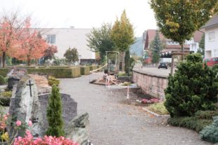 Weiteres gärtnergepflegtes Grabfeld für den städtischen Friedhof