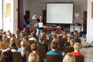 2019-10-29-ZE-UH-Karin Alst-Grundschule Autorenlesung-DSC00603