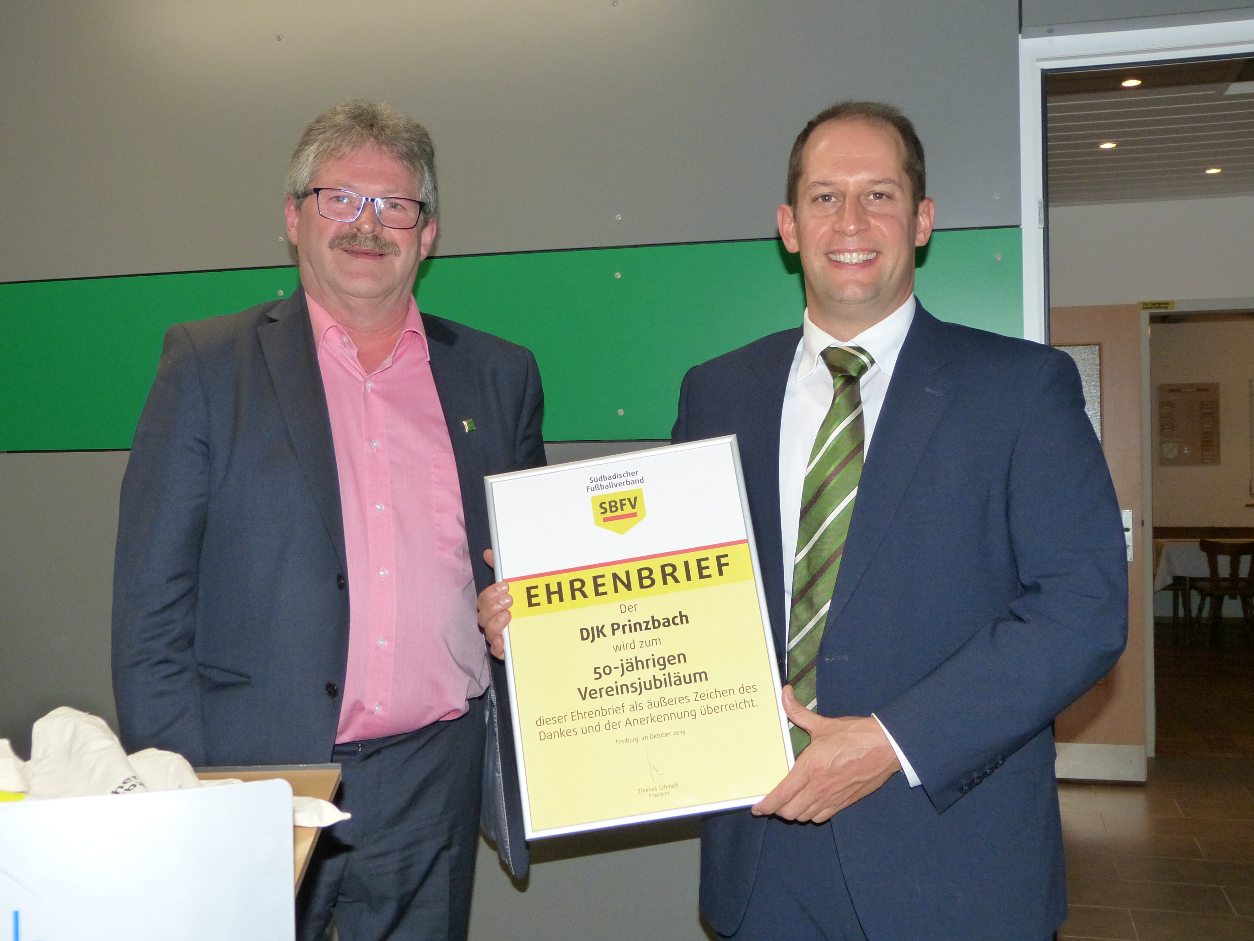 2019-10-7-BI-PB-bia-DJK Prinzbach 50 Jahre-u-Heinz Schwab Ehrenurkunde