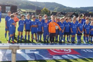 2019-10-9-ZE-UH-hpw-FVU-Trikot-Übergabe AAM-AAM-Trikot-Spende 2019 (17)