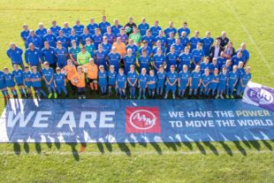 2019-10-9-ZE-UH-hpw-FVU-Trikot-Übergabe AAM-M77WjlbH_jpeg