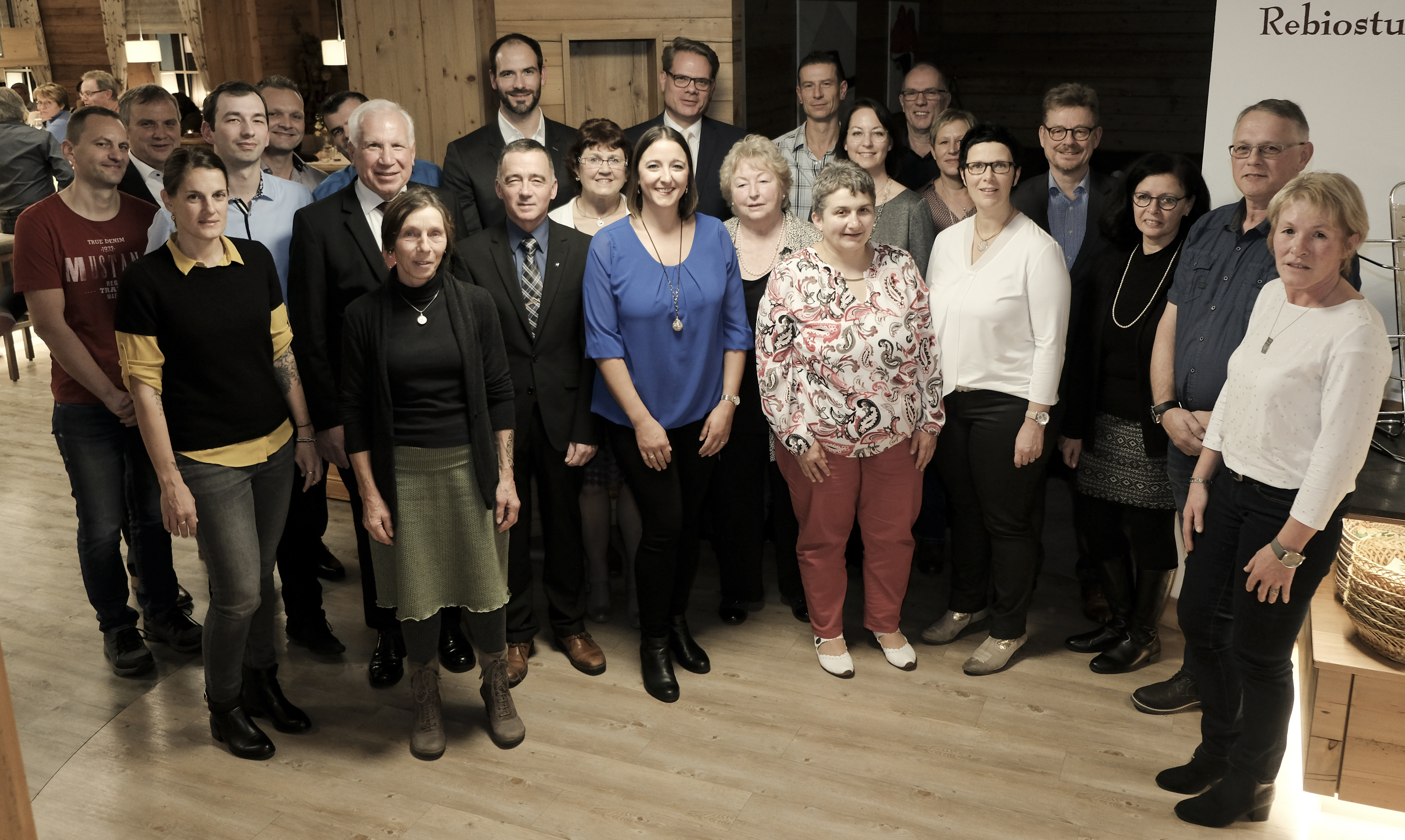 2019-11-25-BI-vo-Knauer Mitarbeiterehrungen 10 und 20 DSCF1270-m-m_1