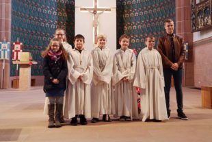 2019-11-27-OH-Judith Müller-Pfarrkirche St. Gallus-Ministrantenaufnahme-IMG_20191124_105250