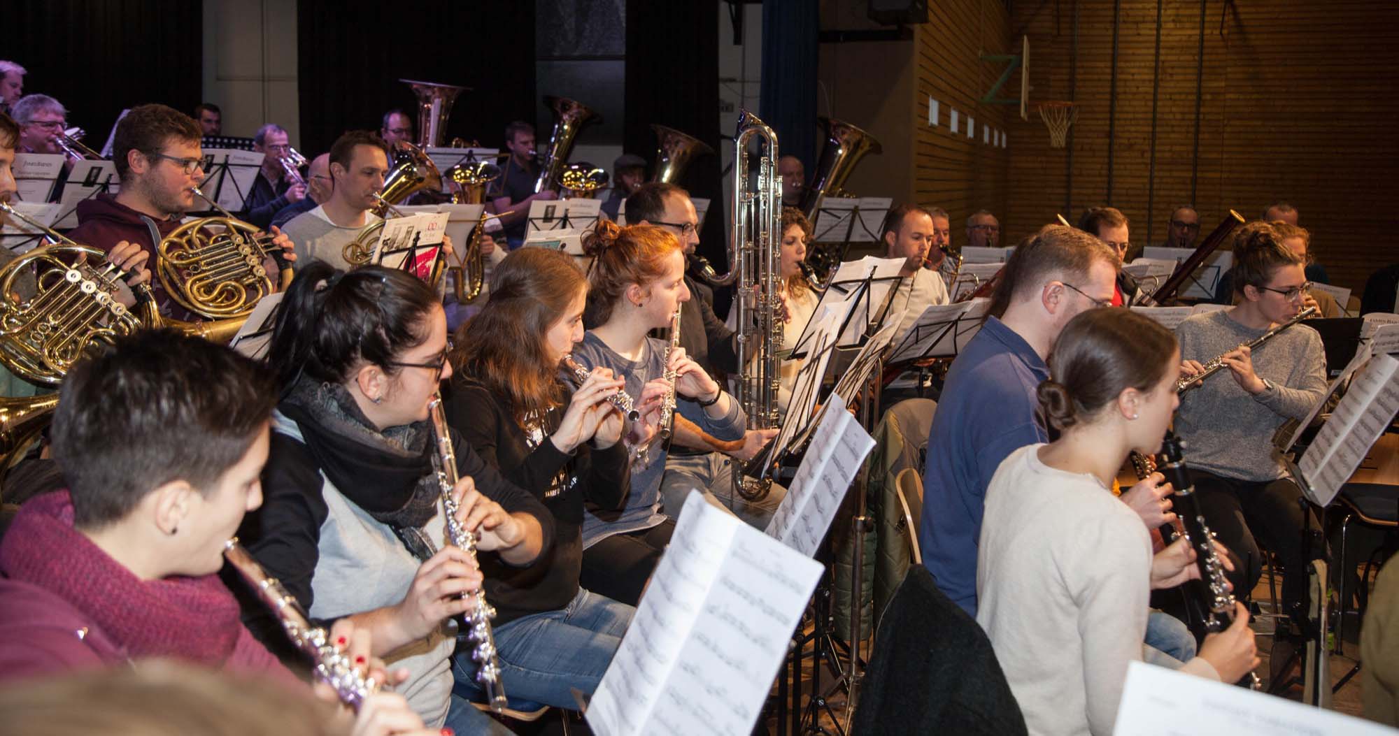 2019-12-18-OH-kal-Weihnachtskonzert-Miliz- und Trachtenkapelle-zvkIMG_1544