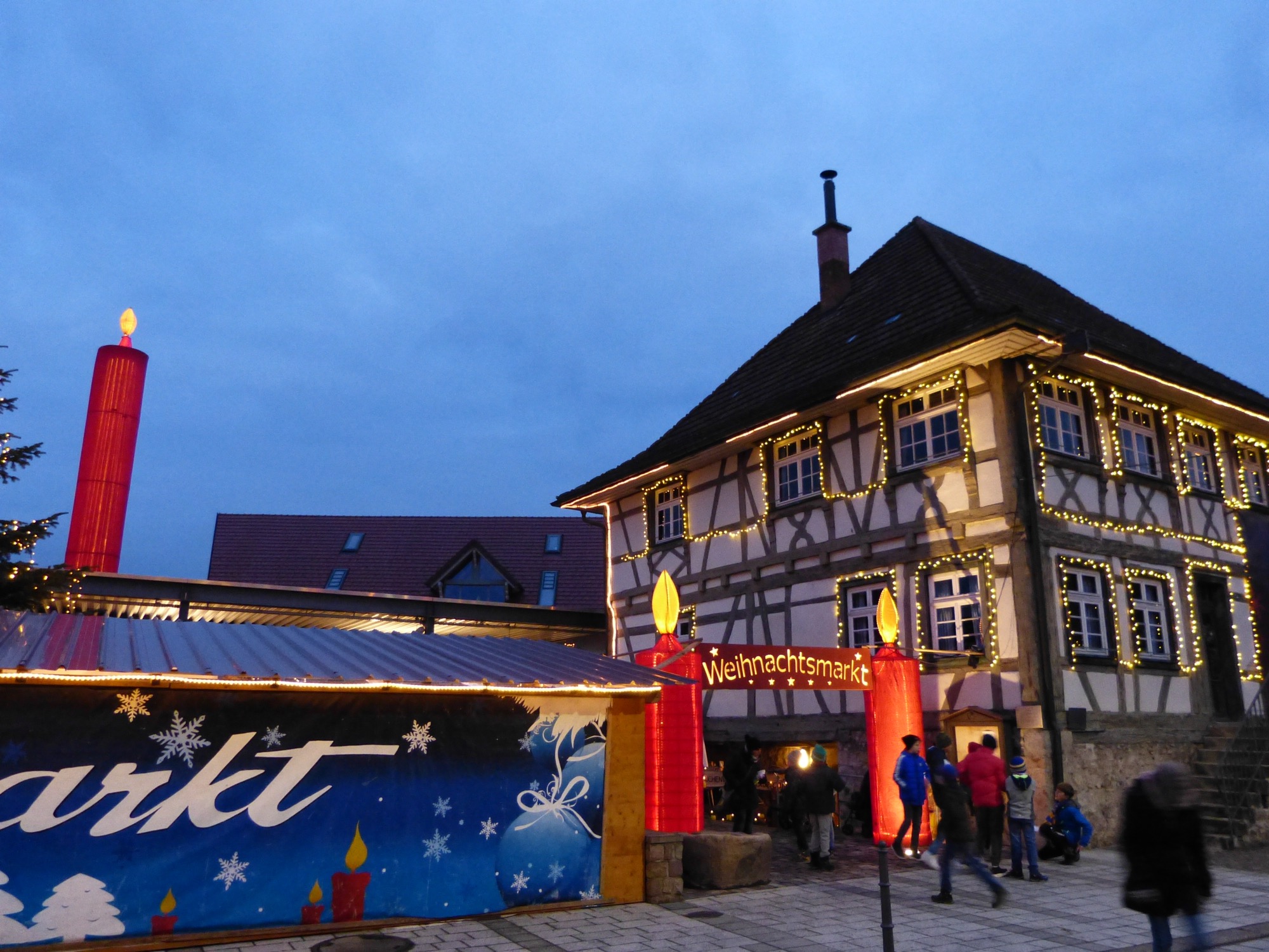 2019-12-2-BI-bia-Weihnachtsmarkt-u-Eingang 1