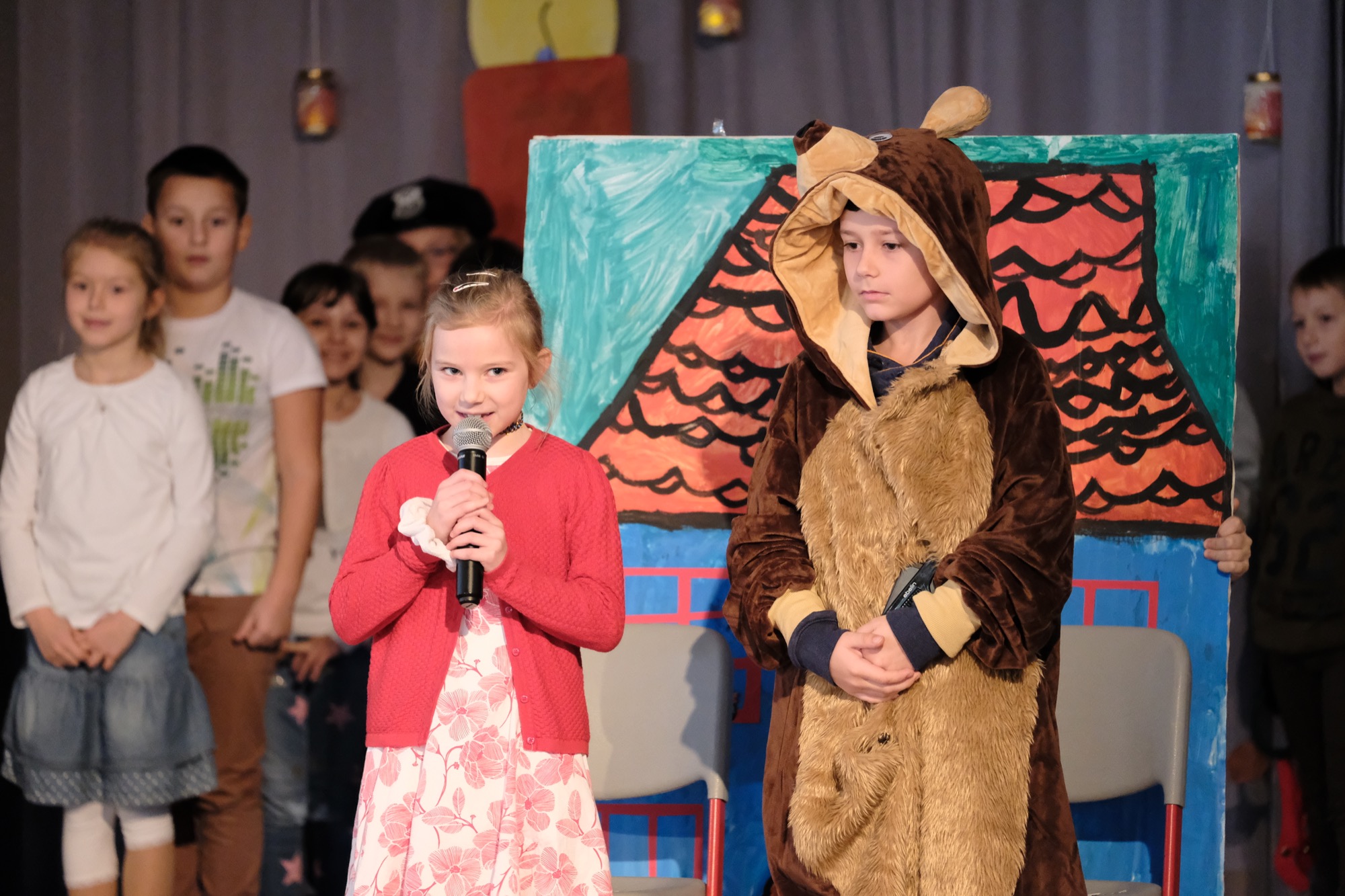 2019-12-20-ZE-UH-vo-Grundschule Weihnachtsfeier DSCF1672 Spielzeug