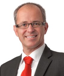 Sparkasse spendet den FVU-Spielball