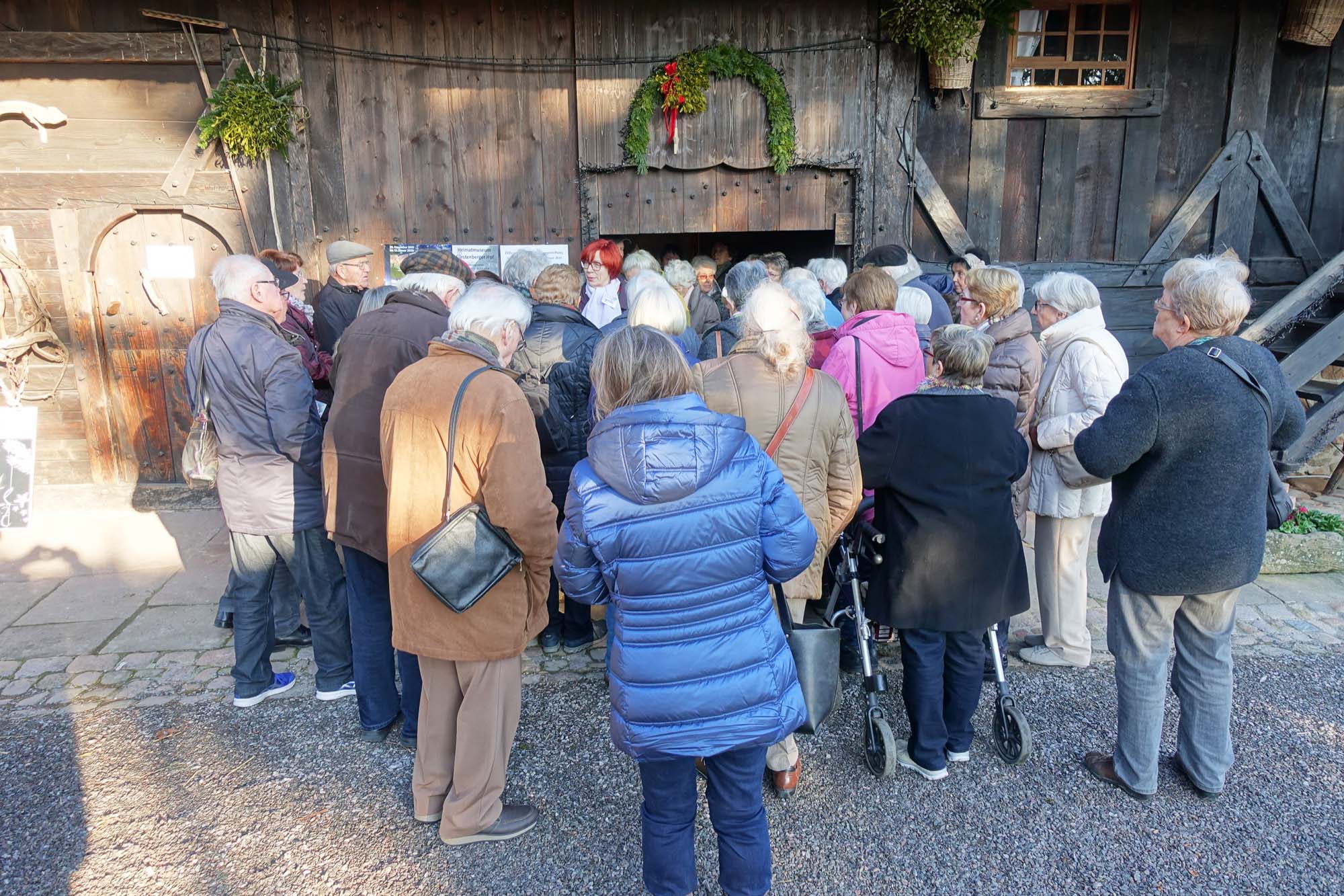 2019-12-6-ZE-UH-hpw-Krippenausstellung ansturm krippen (4)