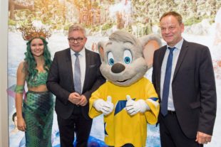 2020-1-15-Stuttgart-Ministerium-Bild 1_Tourismusminister Guido Wolf mit Landrat Frank Scherer auf der Reisemesse CMT