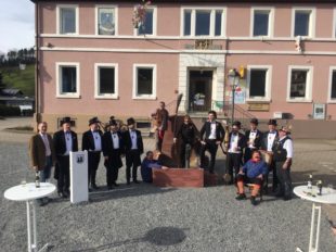 Brunnendaifi vor dem Rathaus fand ohne den Ortsvorsteher statt