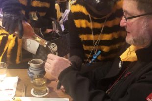 2020-2-28-BI-Melissa Schilli-Preismaskenball-Die fleißigen Bienen