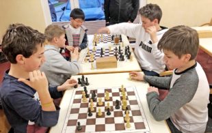 Jugend-Schachclub Zell a. H. wieder Spitzenreiter