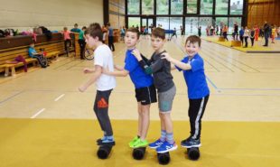 Zirkus Kunterbunt an der Grundschule