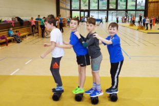 2020-3-20-ZE-UH-GS Unterharmersbach-Zirkusprojekt-Zirkusbild 6 geprüft Datenschutz