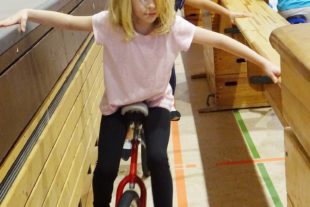 2020-3-20-ZE-UH-GS Unterharmersbach-Zirkusprojekt-Zirkusbild2 geprüft Datenschutz