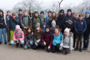 2020-3-25-ZE-OH-Ulrike Riehle-R 6b bei Daniels-Hof in OH-Bericht Leni Kech_6-Klasse R6b von Zell