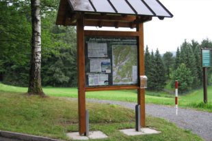 2020-4-17-ZE-UE-Franz Huber-Wanderwege als Heilmittel-Wandertafel Gehrmatt