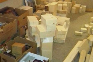 2020-4-30-NO-Gemeinde-Puppenmuseum-Holzklötze