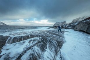 2020-4-9-OH-Robert Schwendemann- Norwegen Die Welle bei den Teufelszähnen Tungeneset